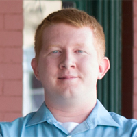 headshot Lee Carter